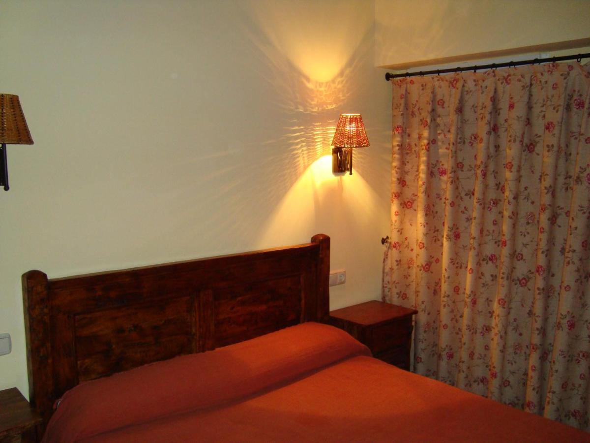 Hotel Charle Jaca Extérieur photo