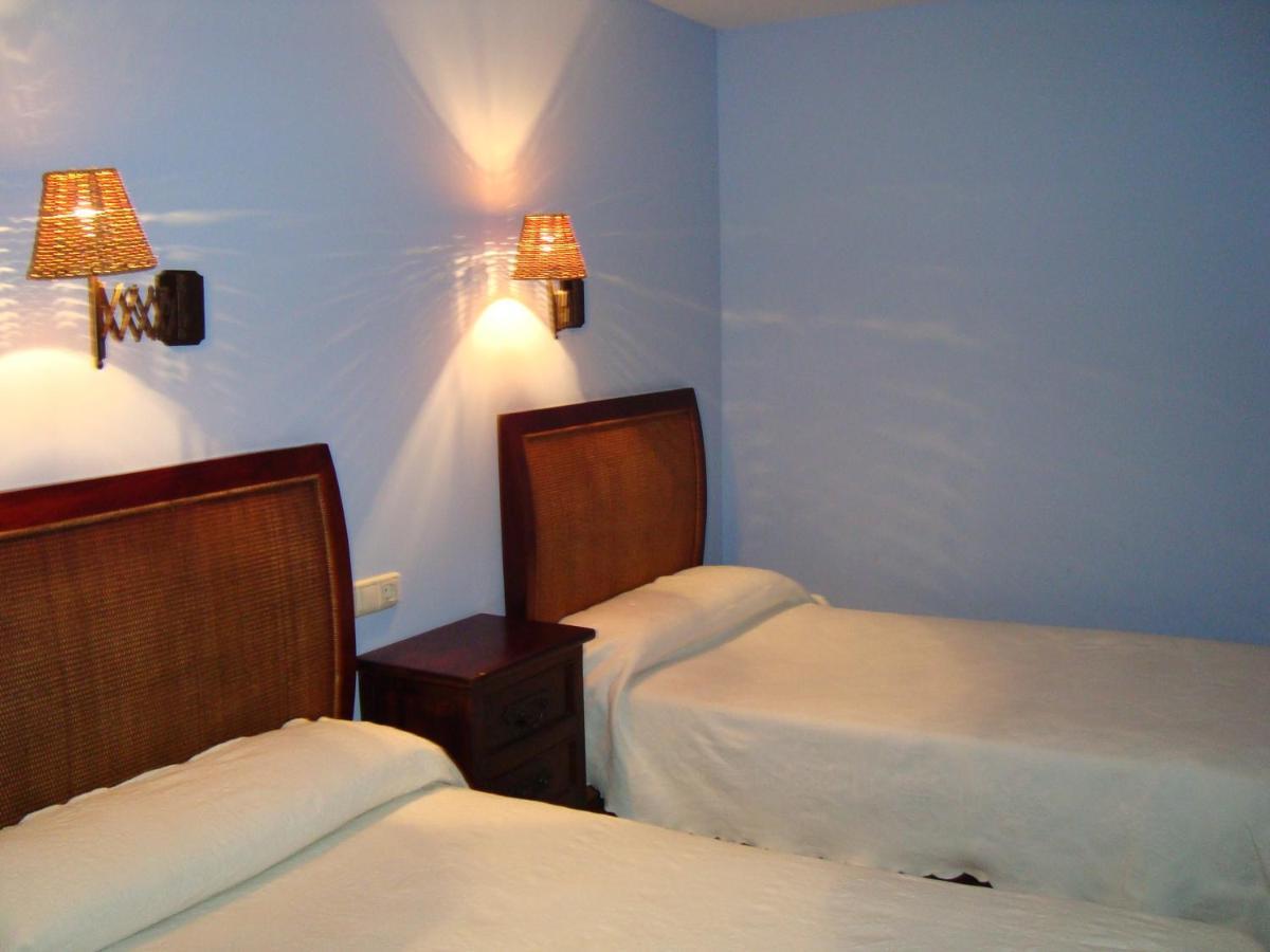 Hotel Charle Jaca Extérieur photo