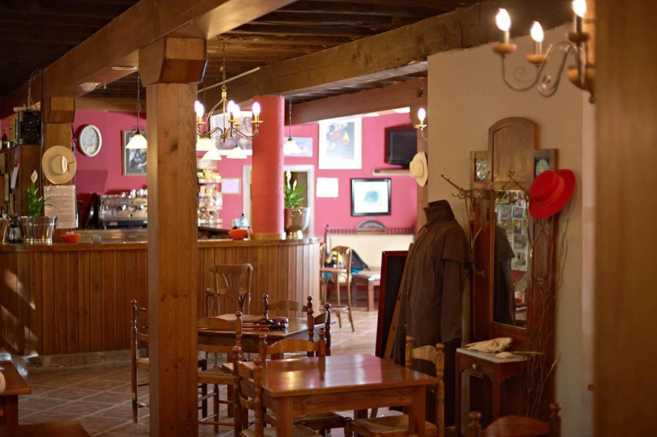Hotel Charle Jaca Extérieur photo