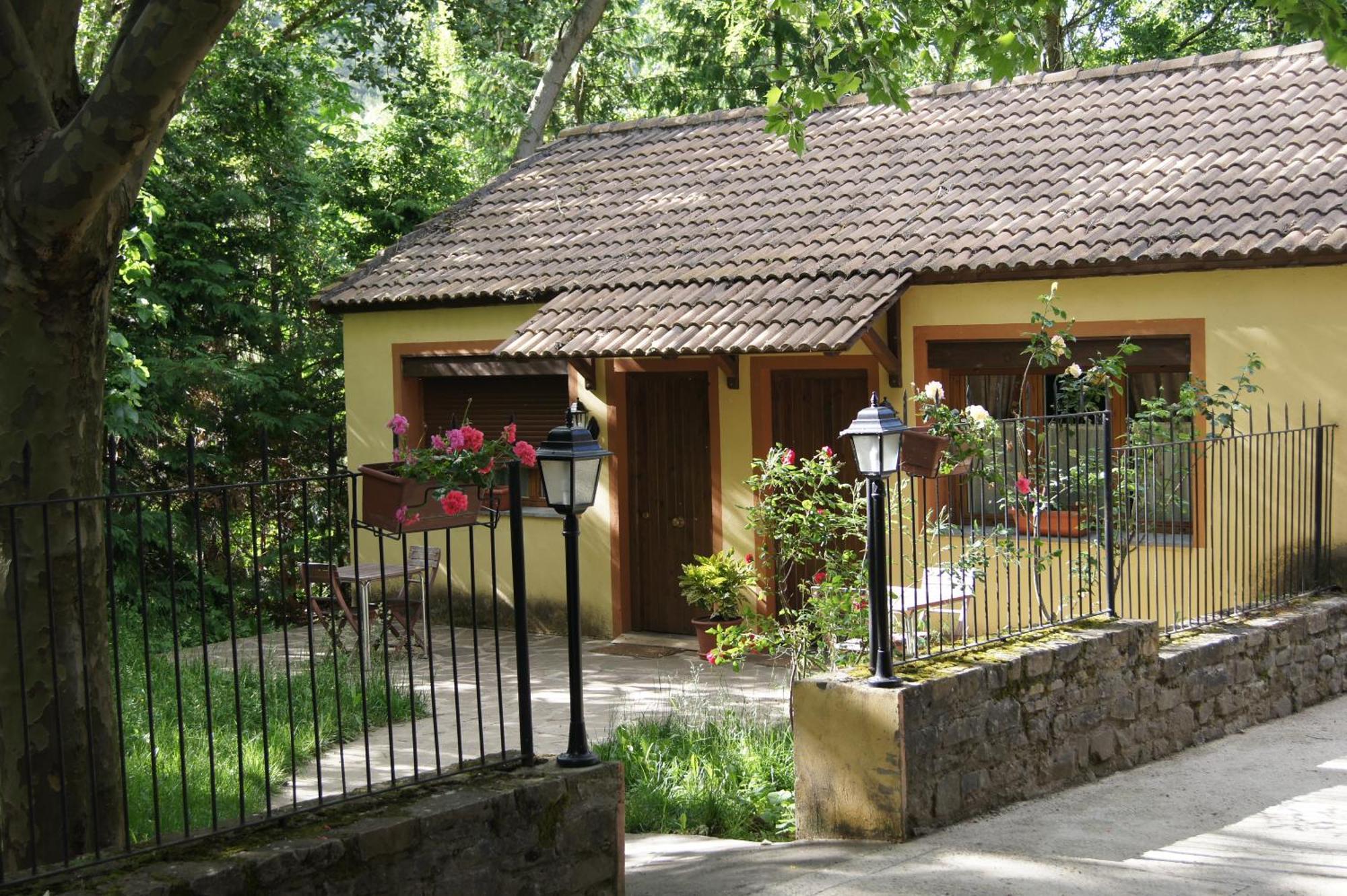 Hotel Charle Jaca Extérieur photo
