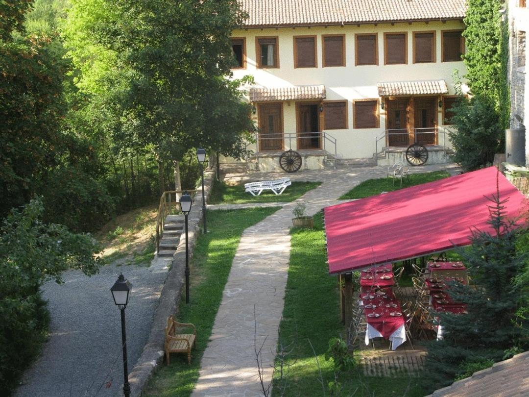 Hotel Charle Jaca Extérieur photo