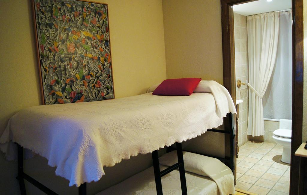 Hotel Charle Jaca Extérieur photo