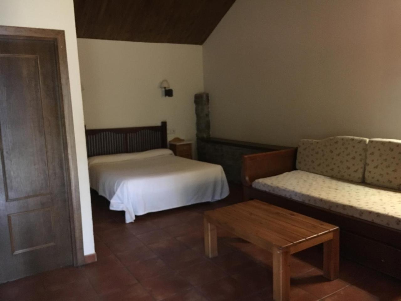 Hotel Charle Jaca Extérieur photo